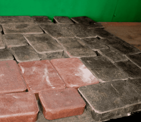 Как в Винницкой области начали изготавливать тротуарную плитку из полиэтилена